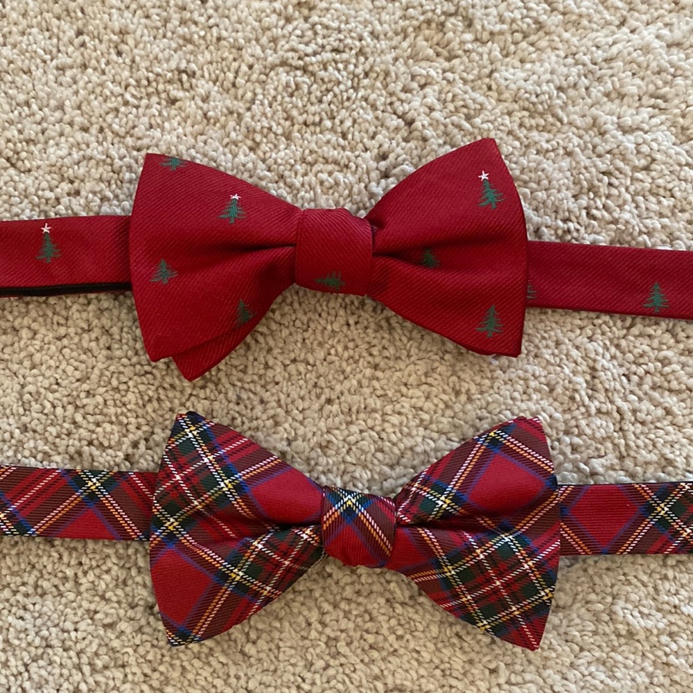 NWOT Tommy Hilfiger Christmas/ Holiday Bow ties